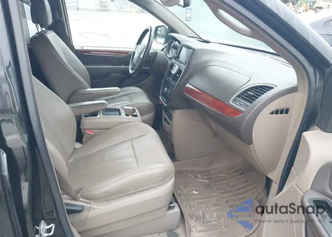 2013 Chrysler Town & Country Touring from USA, damaged, VIN 2C4RC1BG5DR767739